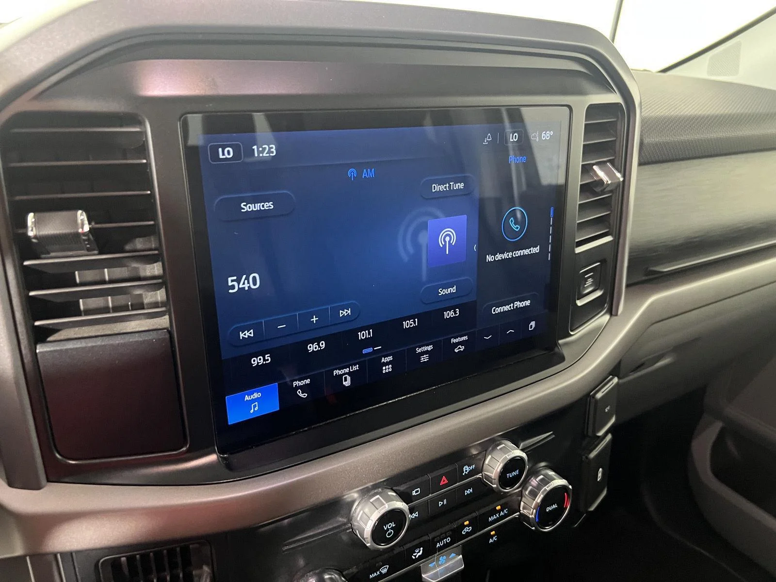 Used 2025 Silver Ford XLT image 7