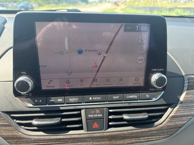 Used 2019 Red Nissan 2.5 Platinum image 13