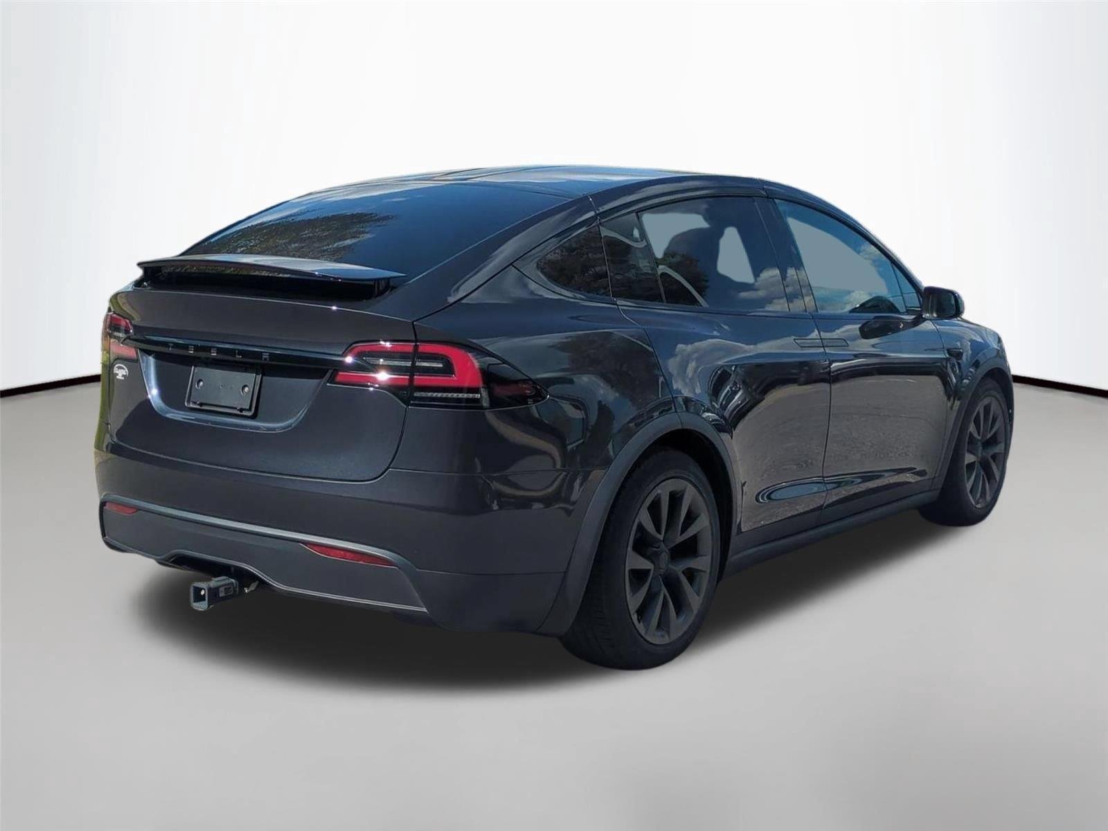 Used 2024  Tesla  image 5
