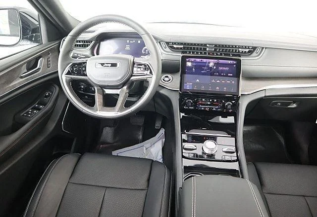 2025 Jeep Grand Cherokee Overland - Photo 6