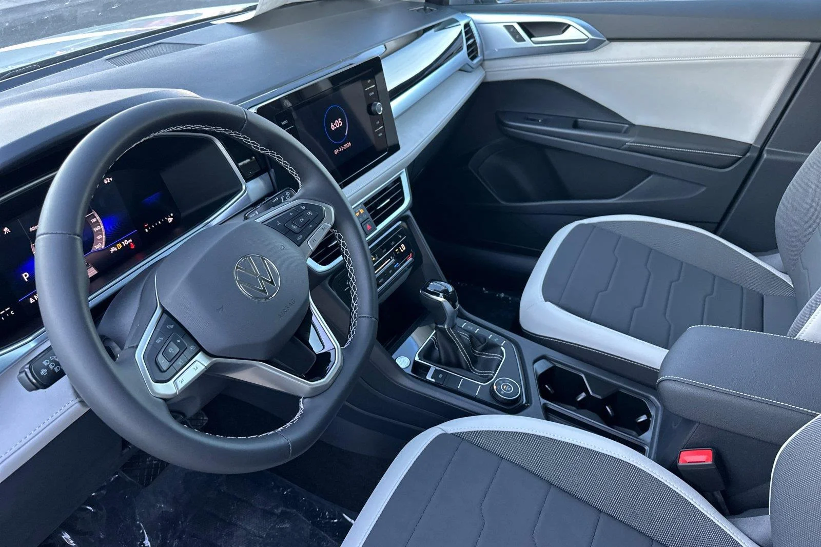 New 2026 Monument Gray Volkswagen SE image 10