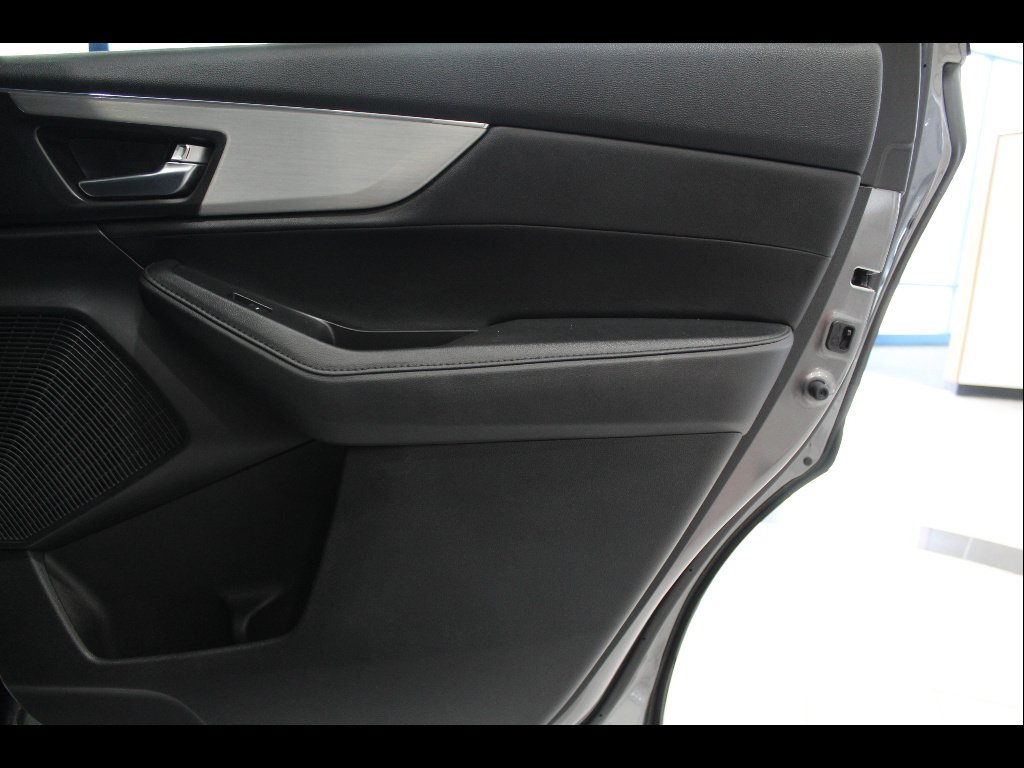 Used 2023 Liquid Carbon Metallic Acura SH-AWD image 22