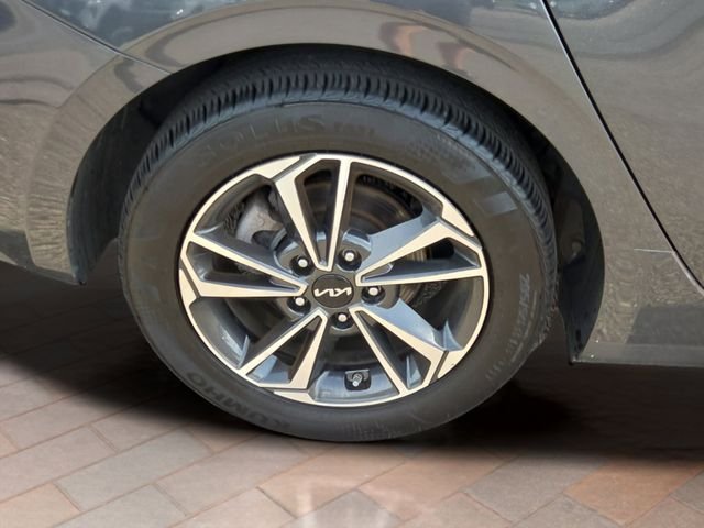 Used 2024 Gray Kia LXS image 4