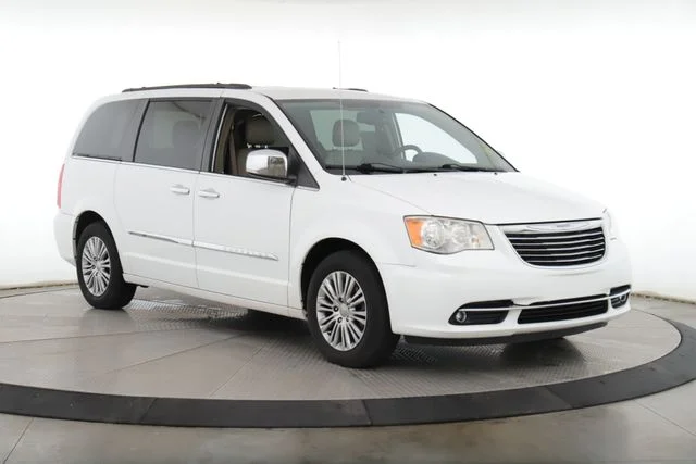 Used 2014 Chrysler Town & Country Touring-L with VIN 2C4RC1CG2ER188627 for sale in Findlay, OH