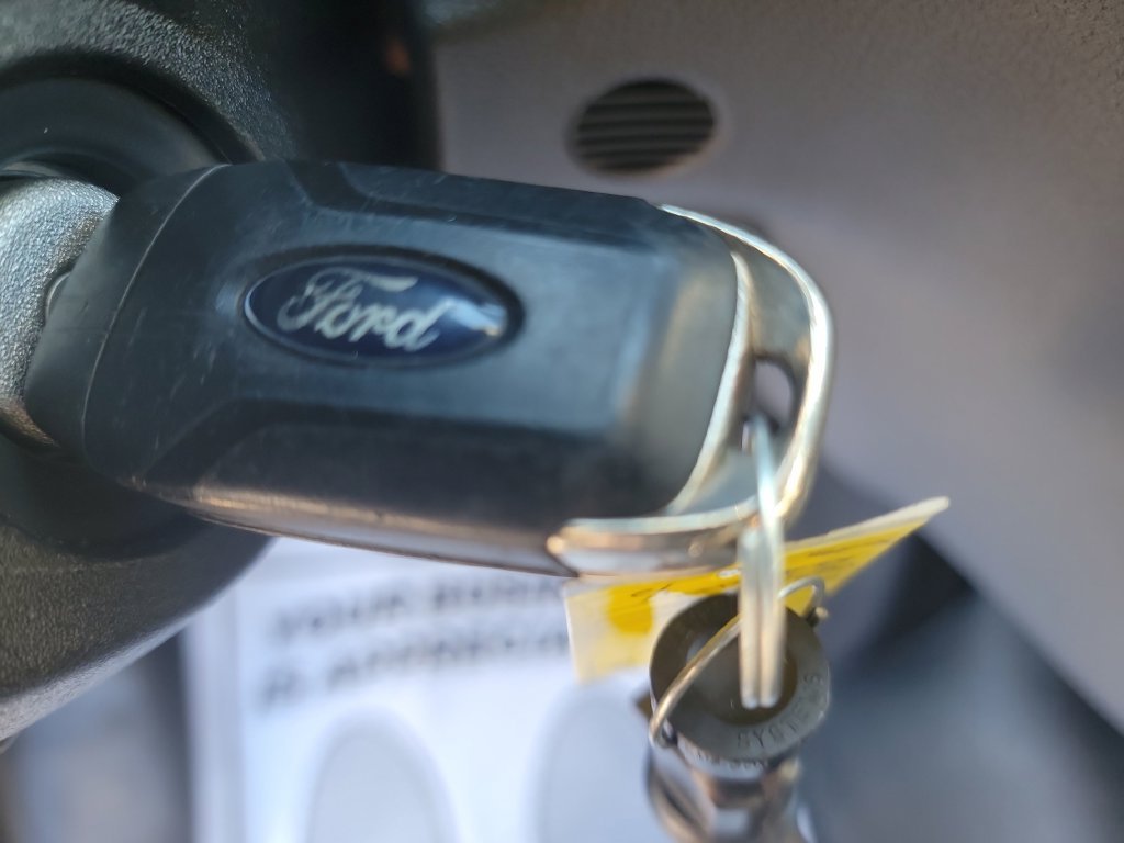 Used 2024  Ford  image 29