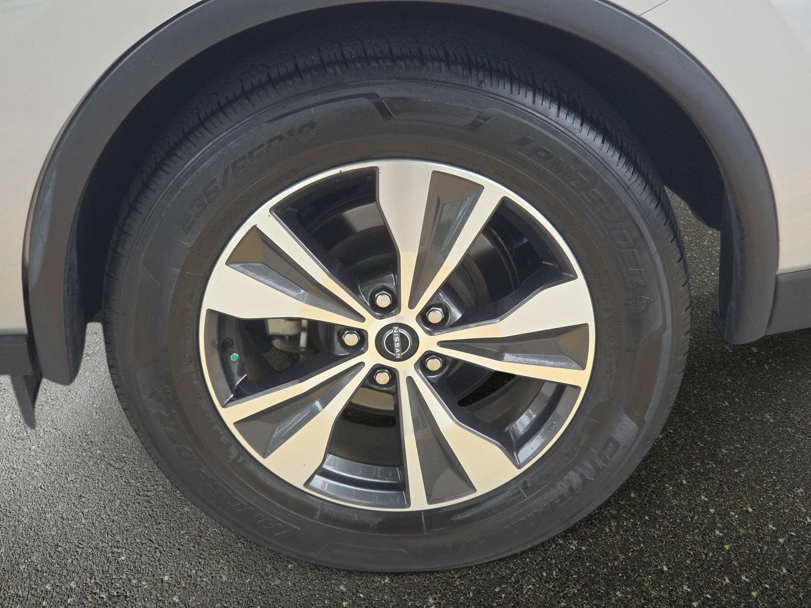Used 2023 Silver Nissan SV image 28