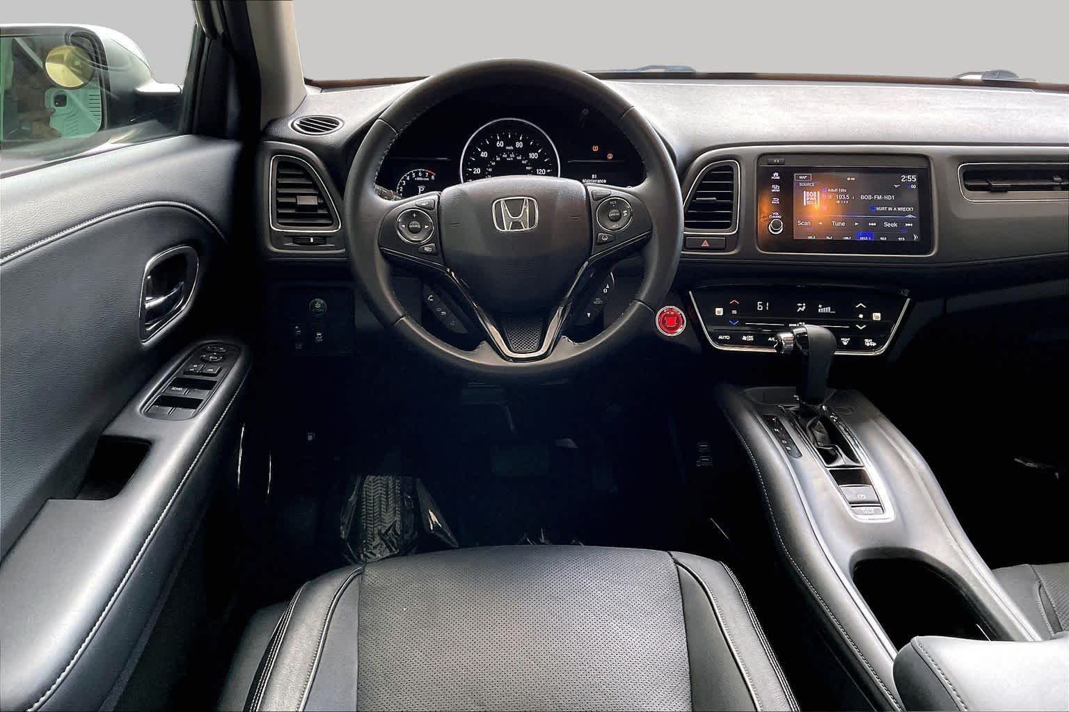 Used 2019 Platinum White Pearl Honda Touring image 6