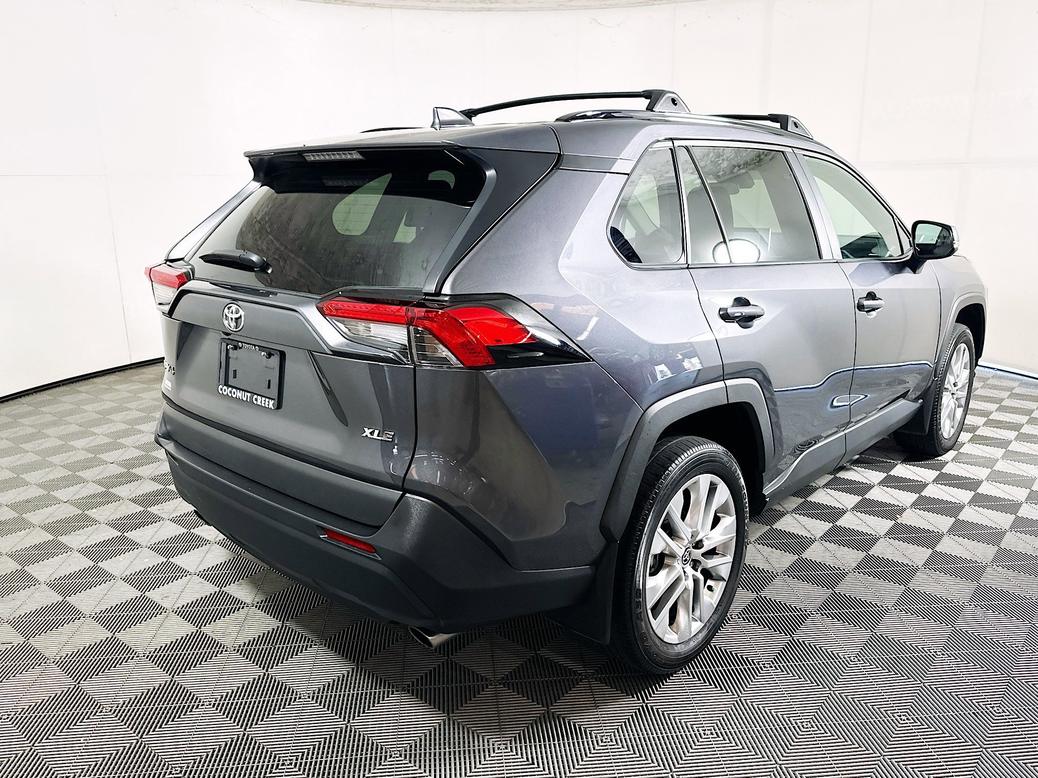 Used 2024 Magnetic Gray Metallic Toyota XLE Premium image 3
