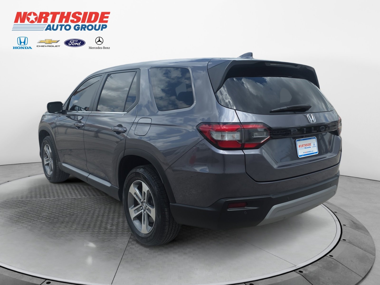 Used 2024 Modern Steel Metallic Honda EX-L 8 Passenger image 5