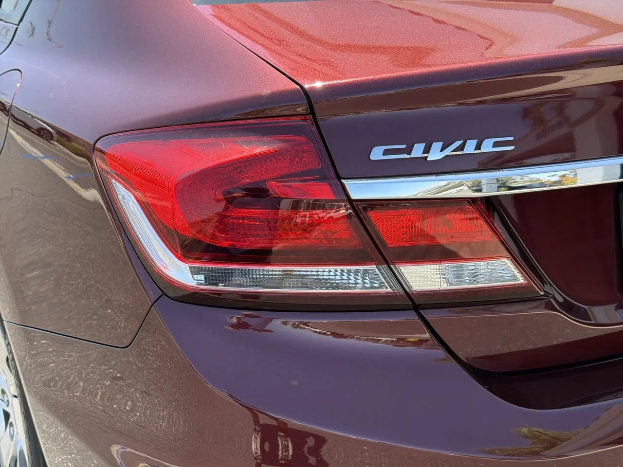 Used 2013 Red Honda LX image 13