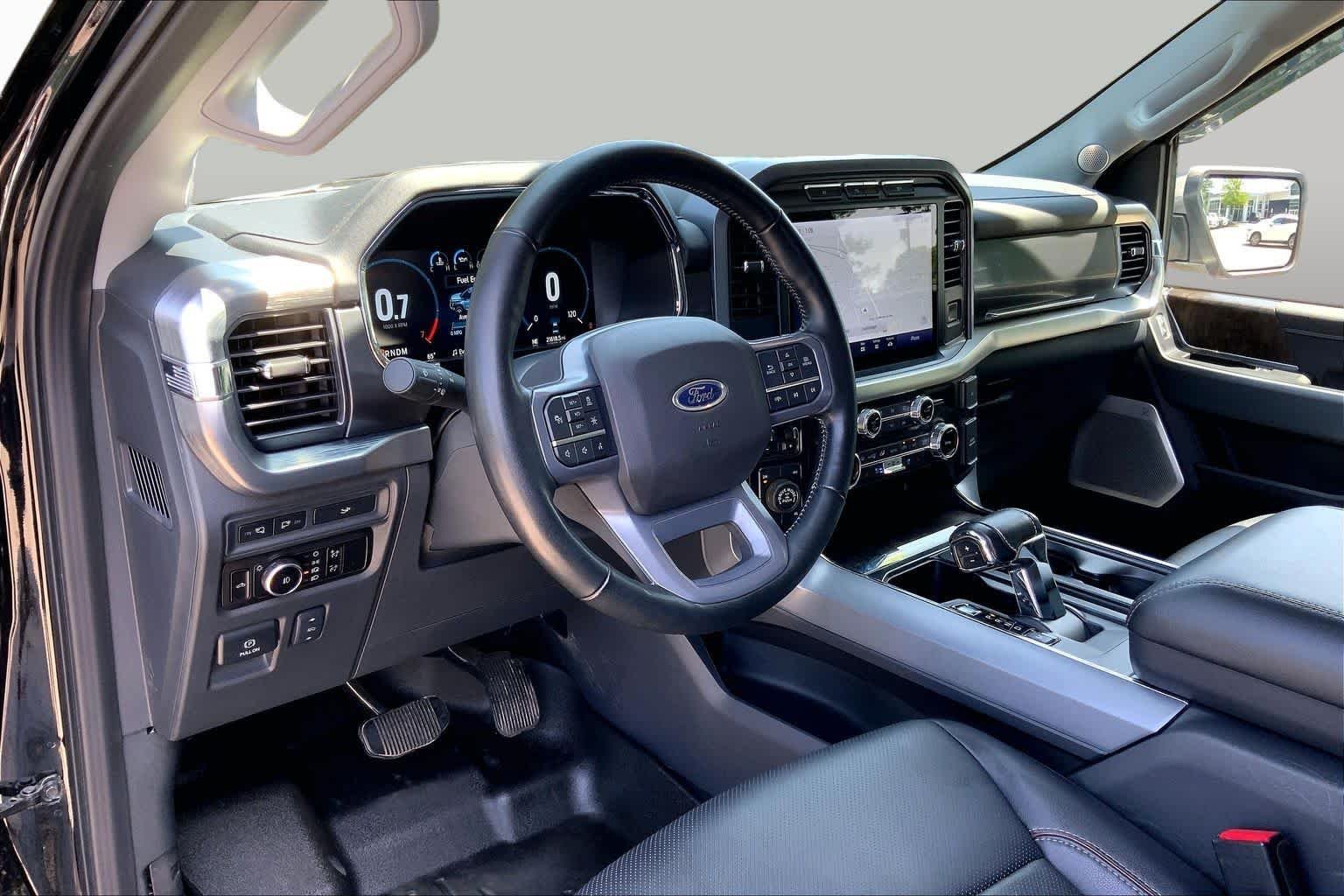 Used 2023 Agate Black Metallic Ford LARIAT image 18