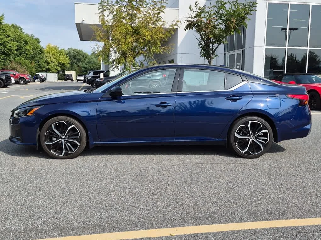Used 2023 Deep Blue Pearl Nissan 2.5 SR image 5