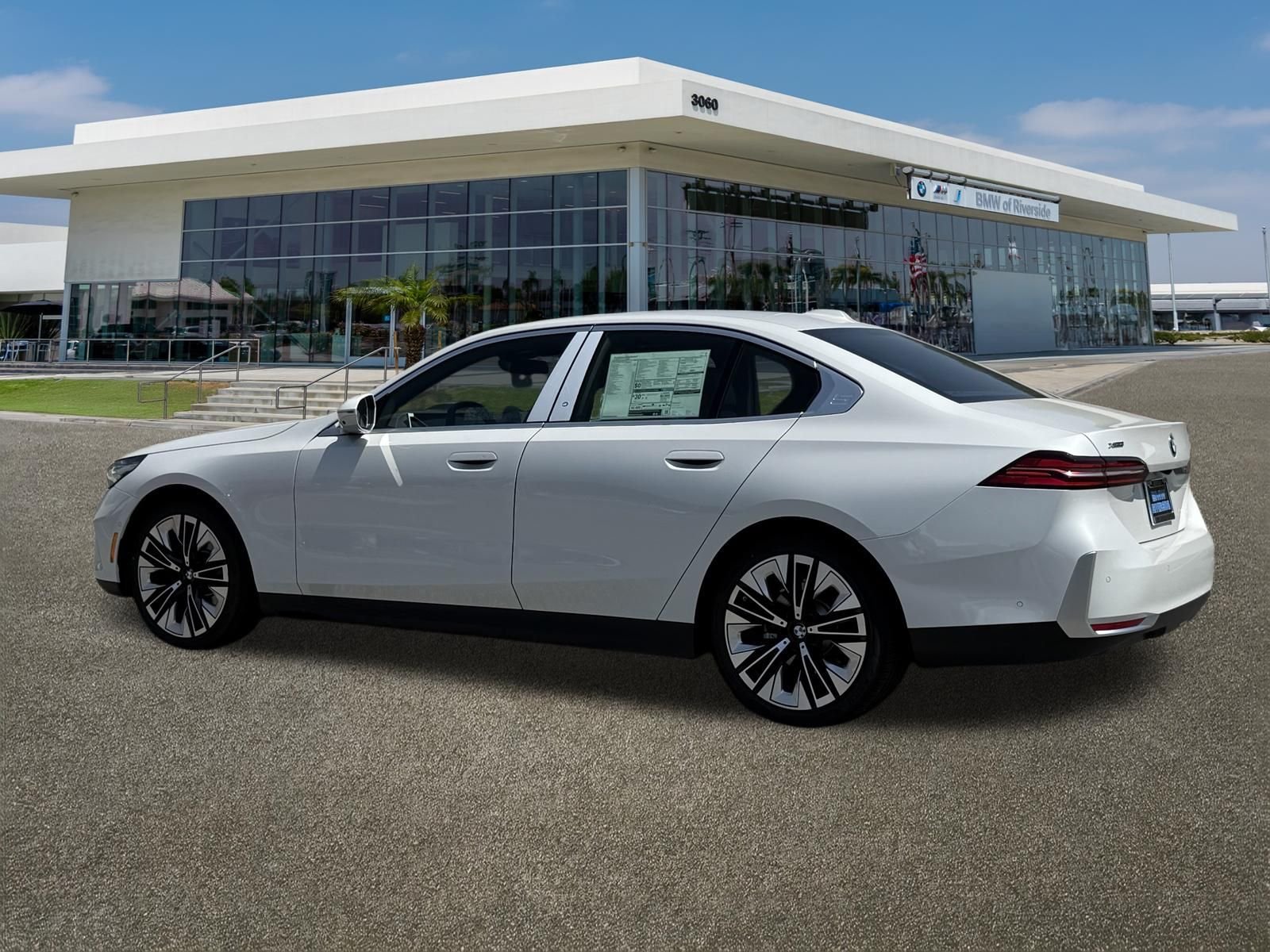 New 2027 Mineral White Metallic BMW 530i xDrive image 8