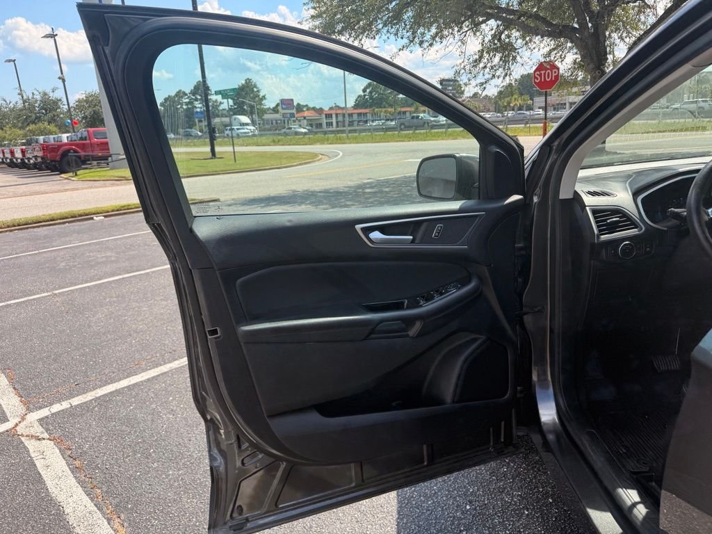 Used 2019 Gray Ford SEL image 11