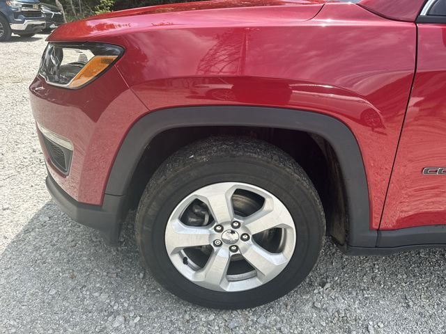 Used 2019 Red Jeep Latitude image 33