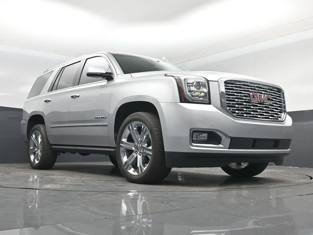Used 2020 Silver GMC Denali image 32