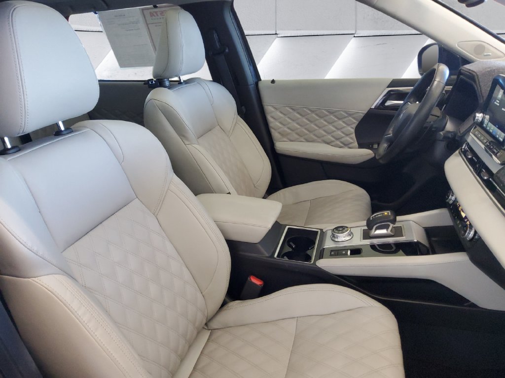 Used 2024 Black Mitsubishi SEL image 14