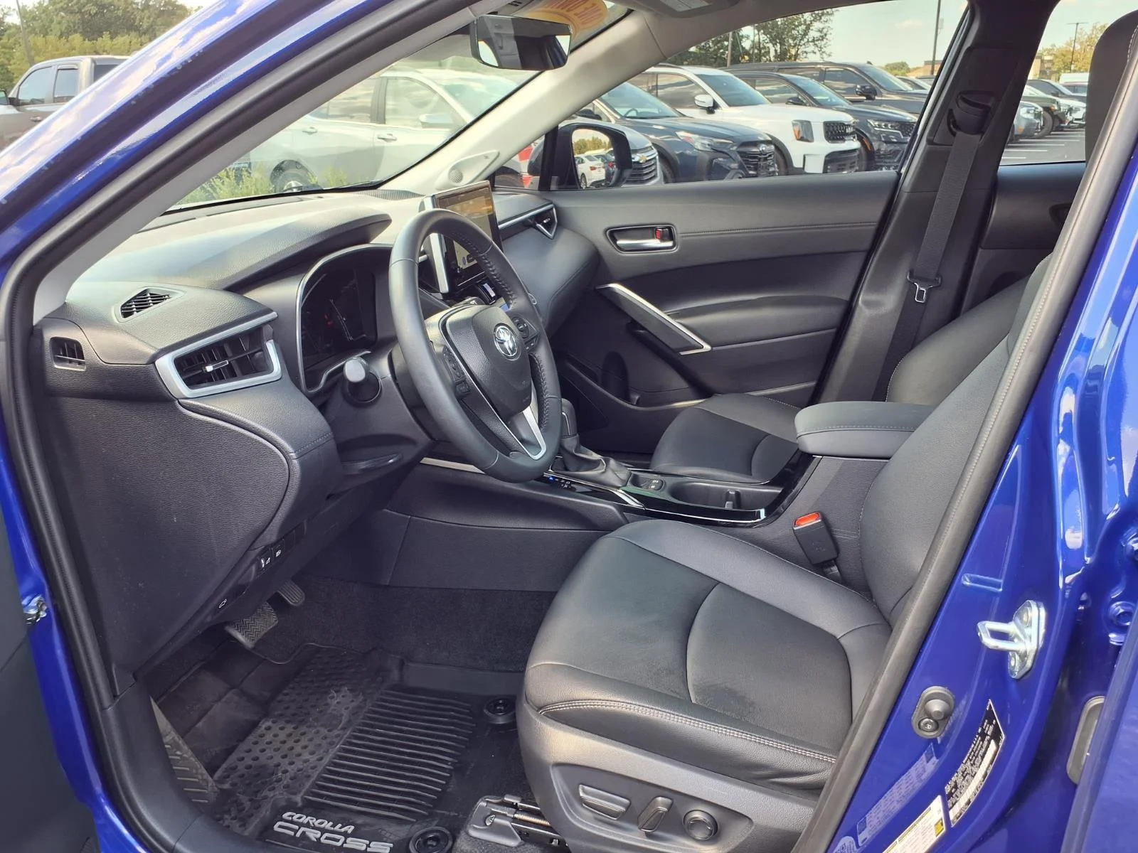 Used 2025 Blue Crush Metallic Toyota XLE image 22