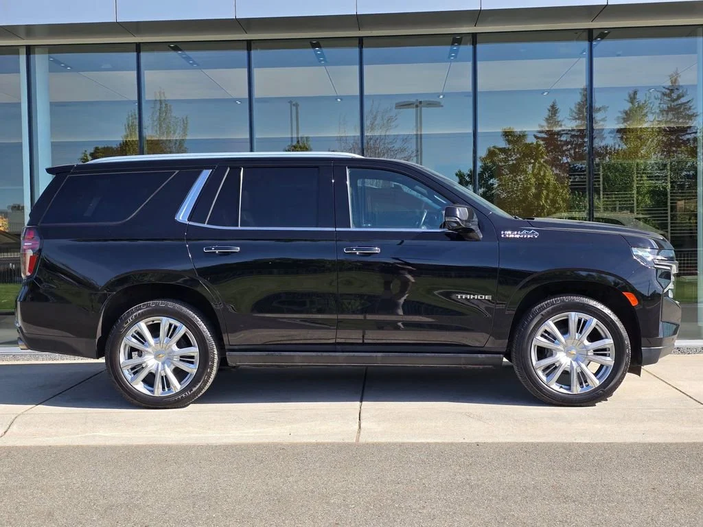 Used 2021 Black Chevrolet High Country image 6