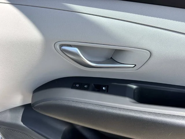 Used 2025 Silver Hyundai SEL image 37