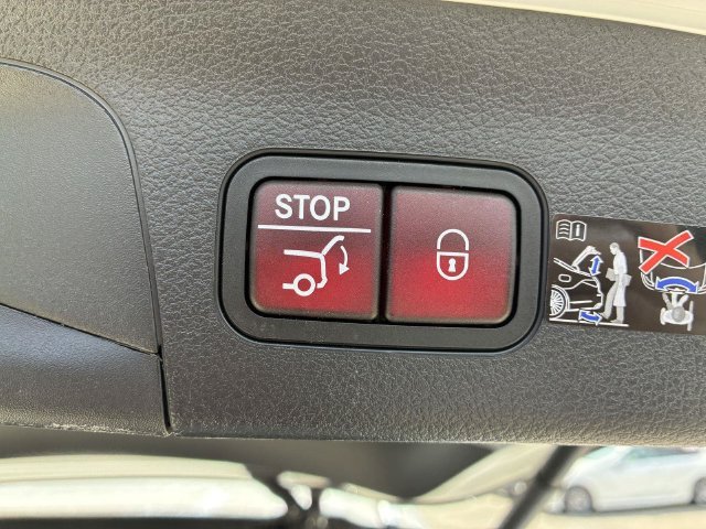 Certified Used 2026 Polar White Mercedes-Benz GLS 450 image 25