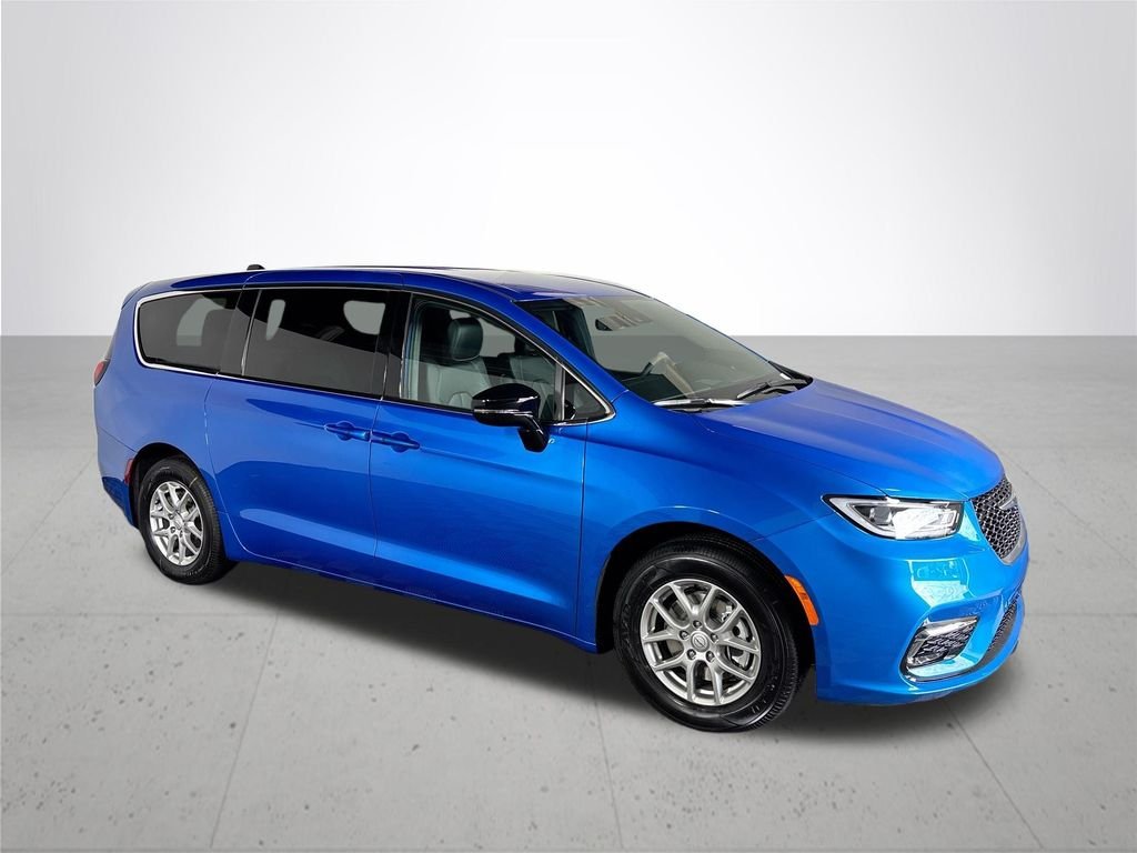 New 2026 Hydro Blue Pearl-Coat Exterior Paint Chrysler  image 4