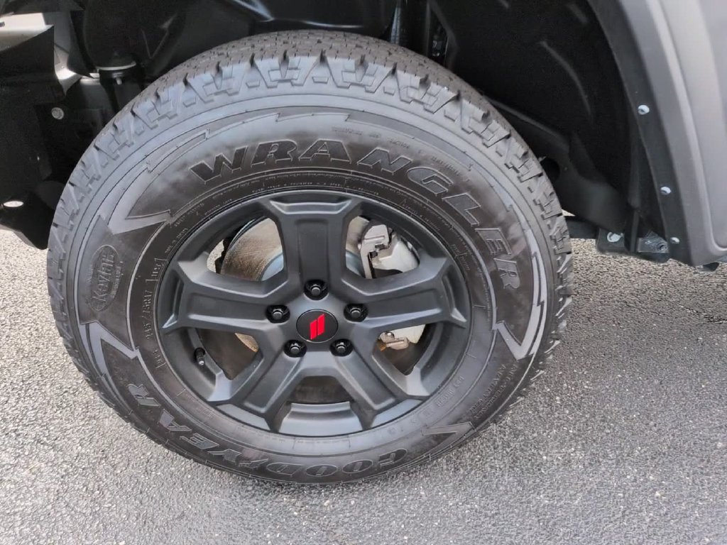 Certified Used 2022 Black Jeep Unlimited Sport S image 13