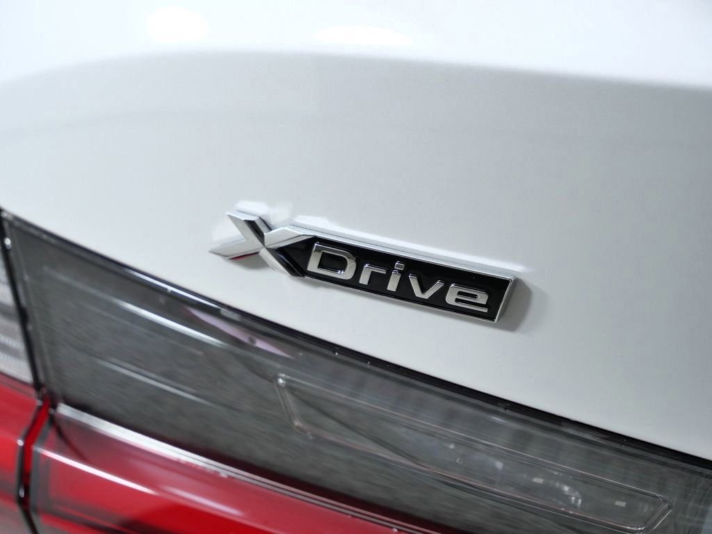 Used 2026 Mineral White Metallic BMW 330i xDrive image 14