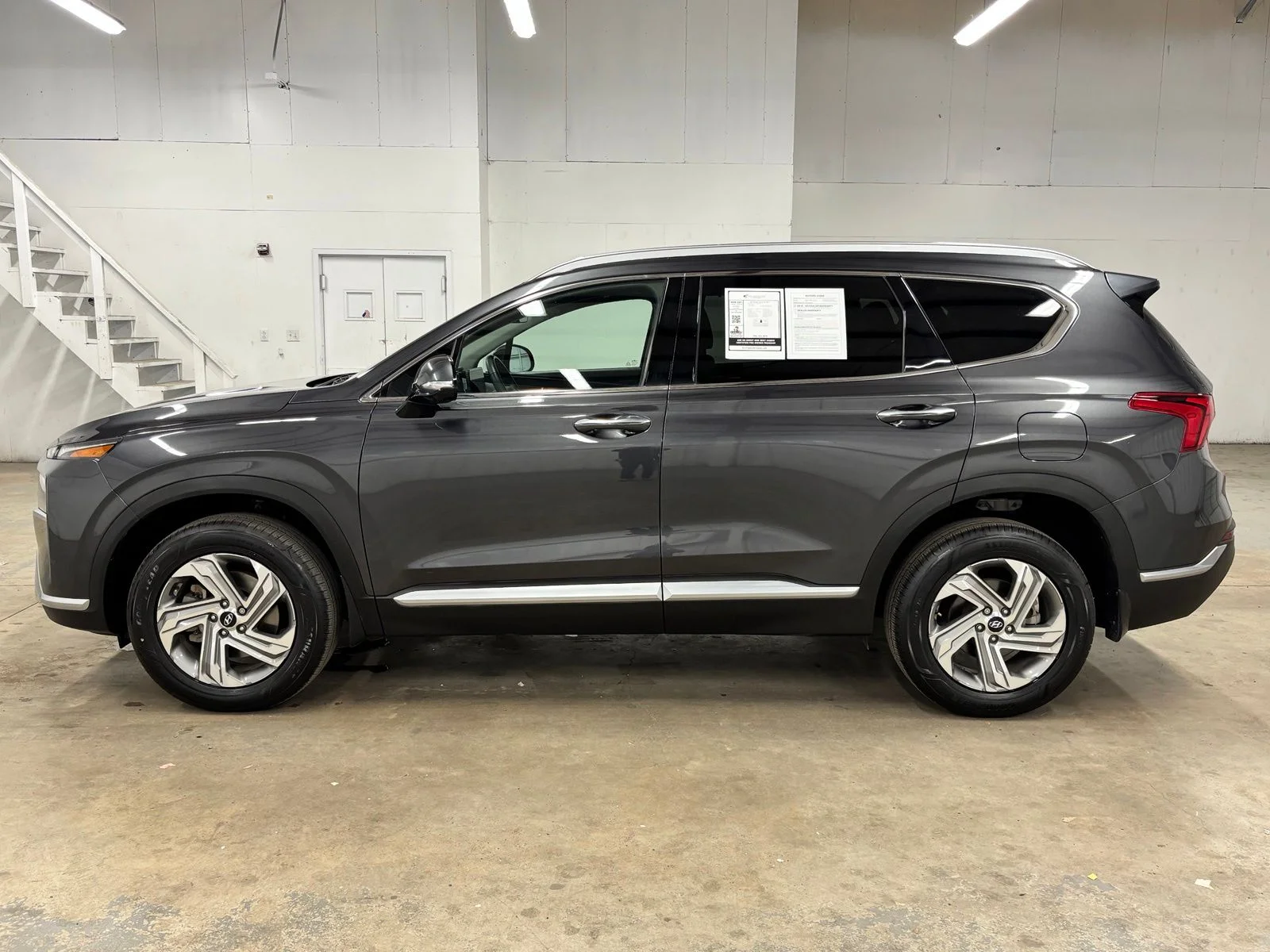 Used 2023 Gray Hyundai SEL image 4