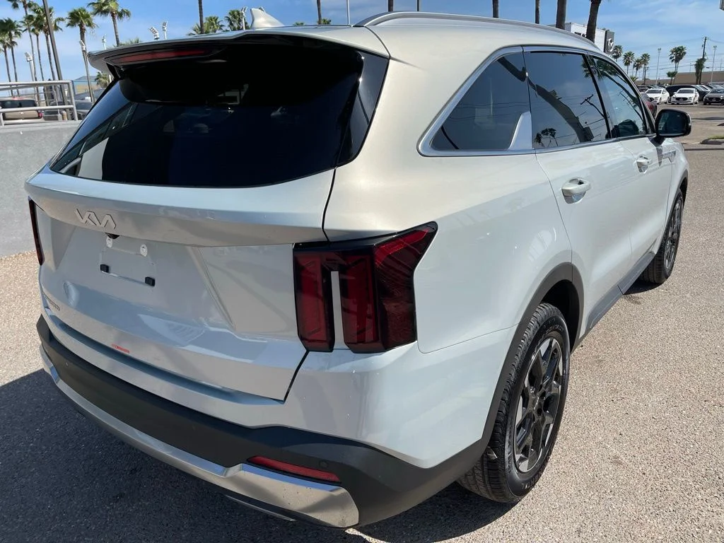 New 2026 White Kia S image 9