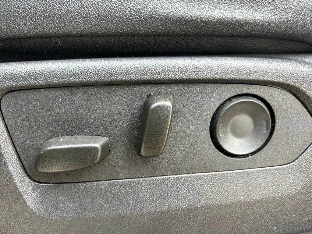 Used 2025 Gray Chevrolet ZR2 image 11