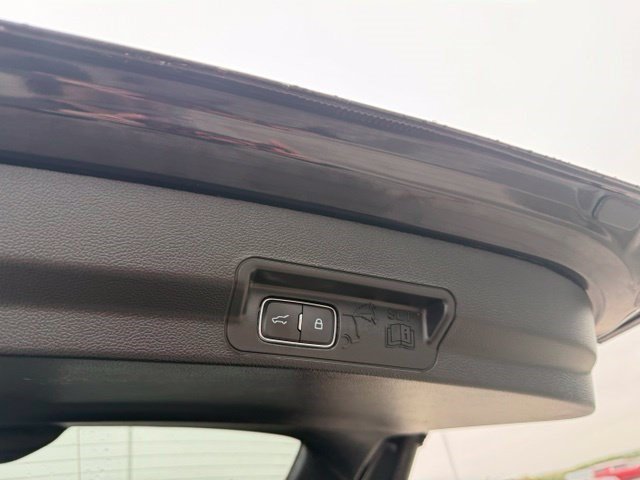 Used 2024 Black Metallic Ford XLT image 32