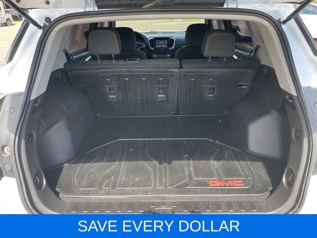 Used 2024 White GMC SLE image 6