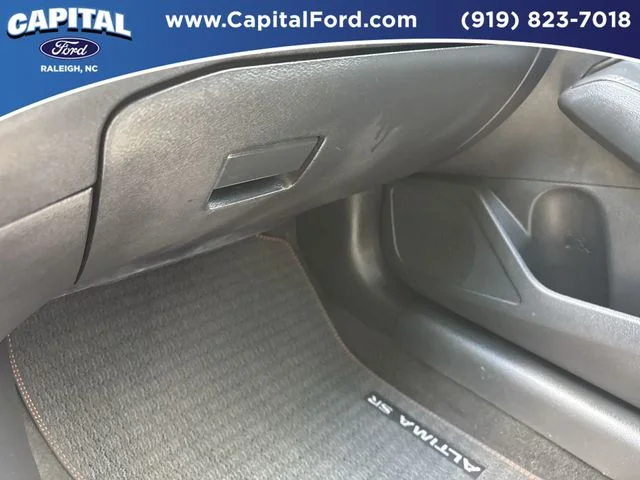 Used 2022 Black Nissan 2.5 SR image 27