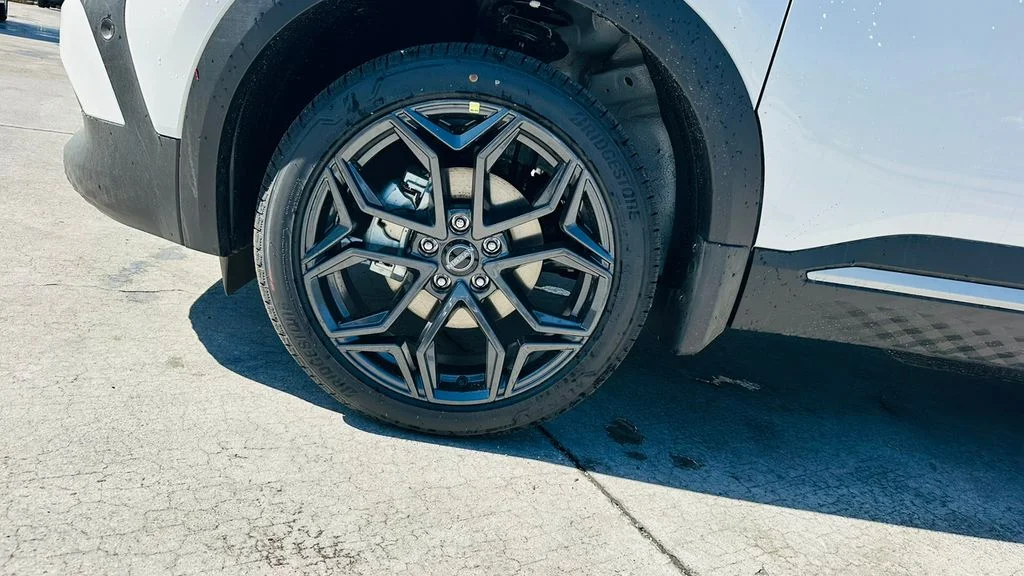 2026 Nissan KICKS SR - Photo 12