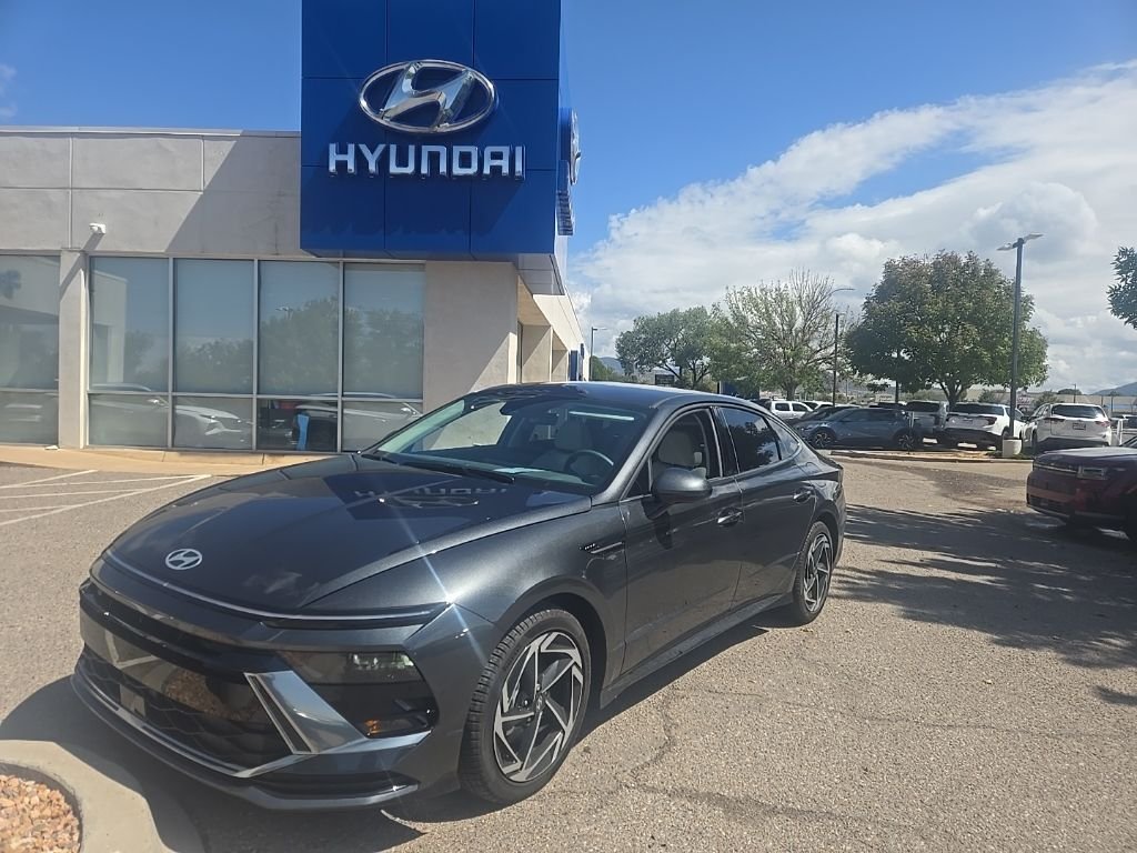 Used 2026 Gray Hyundai SEL Sport image 1