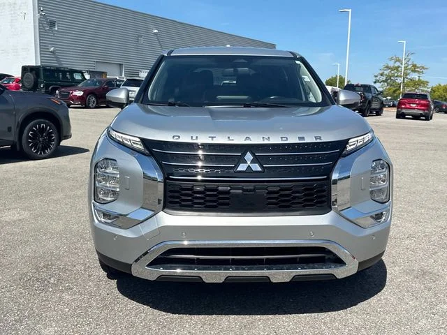 Used 2022 Silver Mitsubishi SE image 10