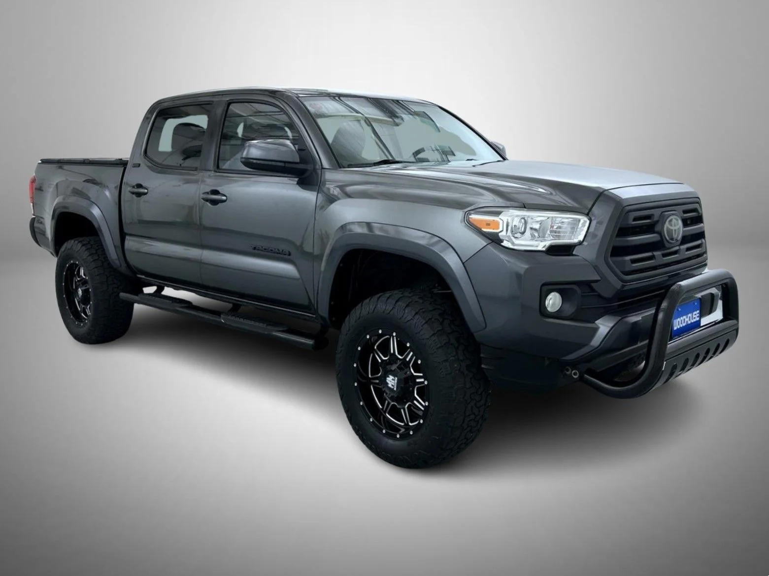 Used 2019 Gray Toyota SR5 image 3