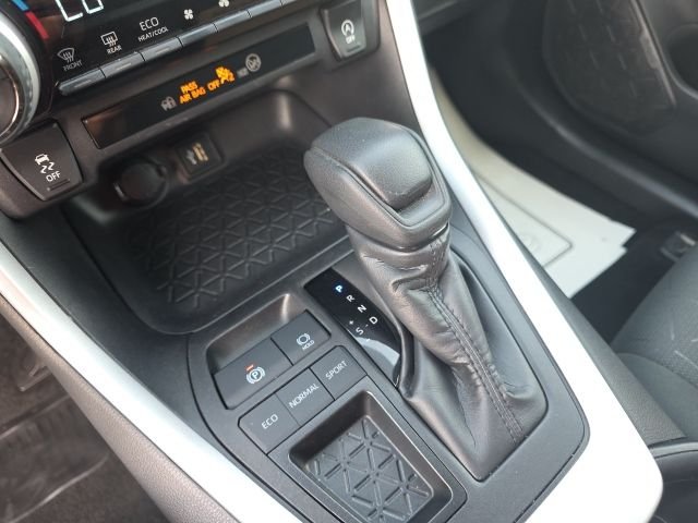 2024 Toyota RAV4 XLE - Photo 21