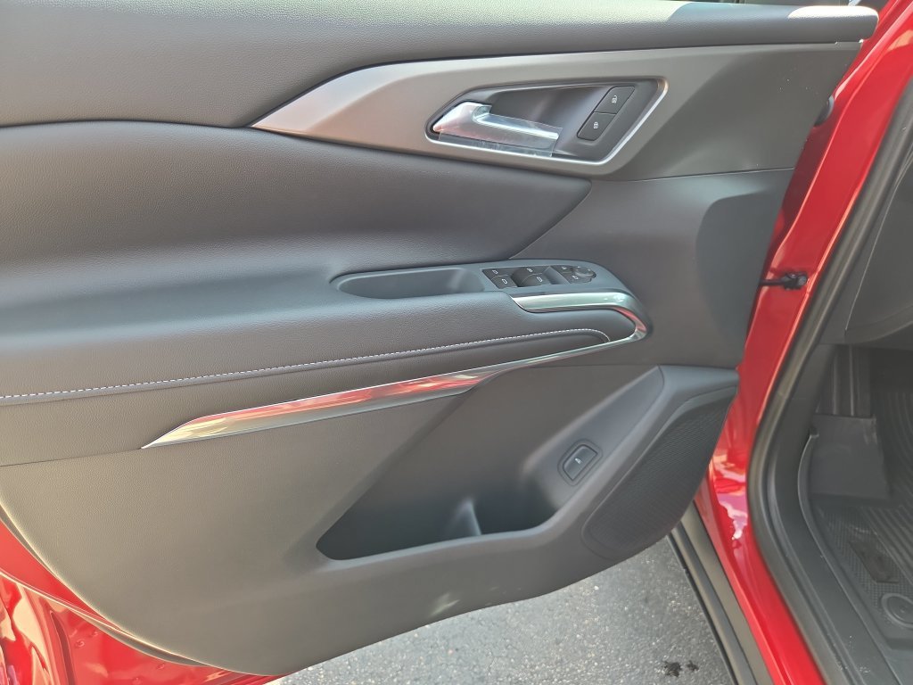 2027 Chevrolet Traverse LT - Photo 24