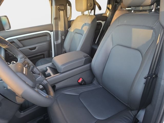 New 2026 Fuji White Land Rover X-Dynamic SE image 12