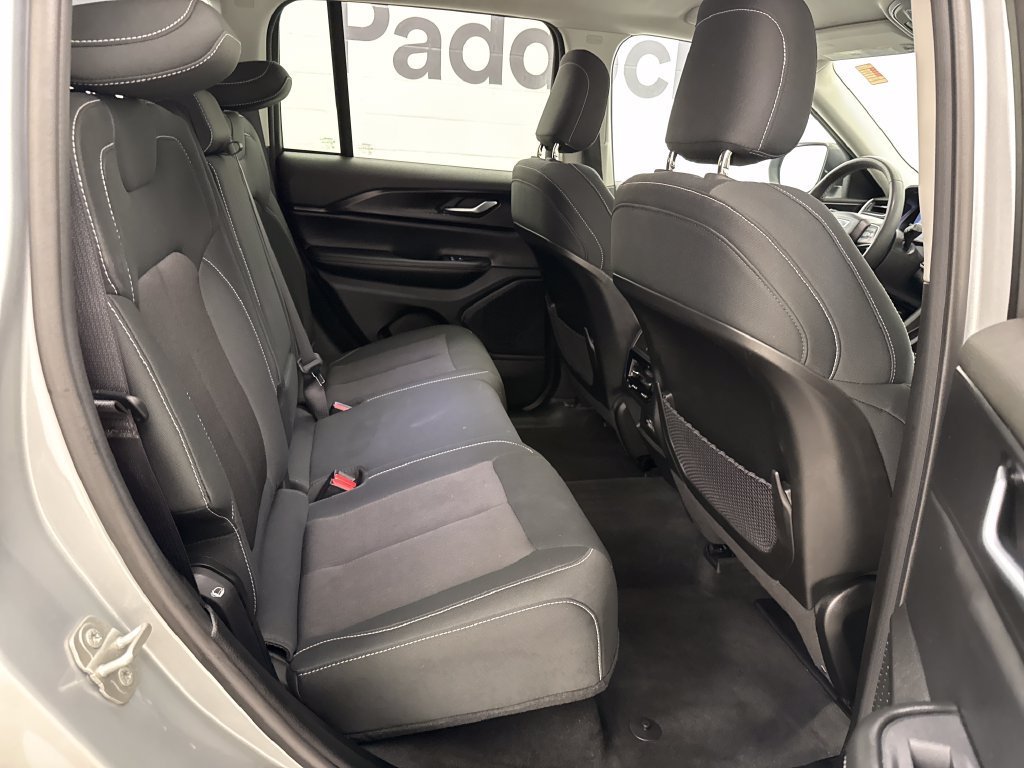 Used 2023 Silver Jeep Laredo image 23