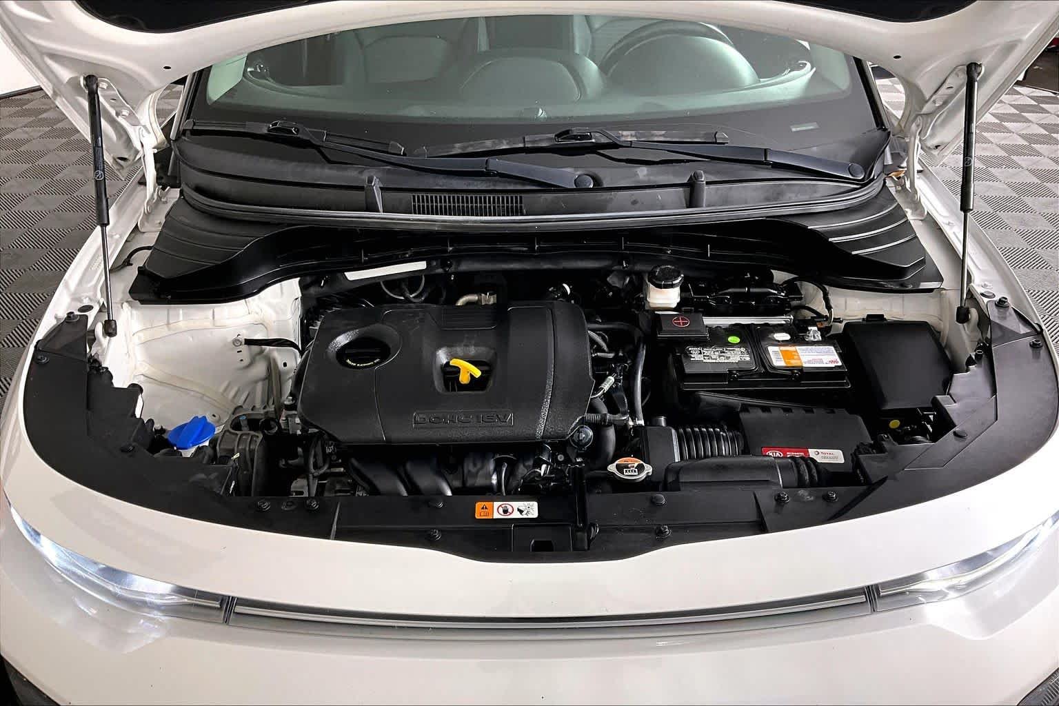 Used 2020 Snow White Pearl Kia EX image 29