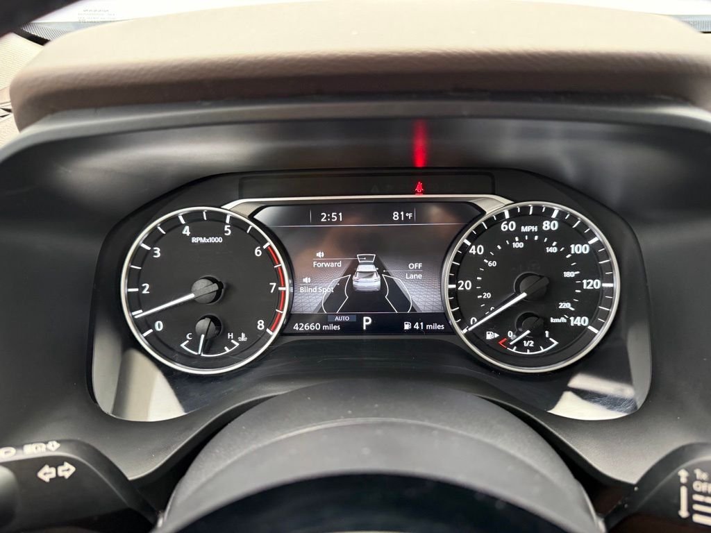Used 2023 White Nissan SL image 5