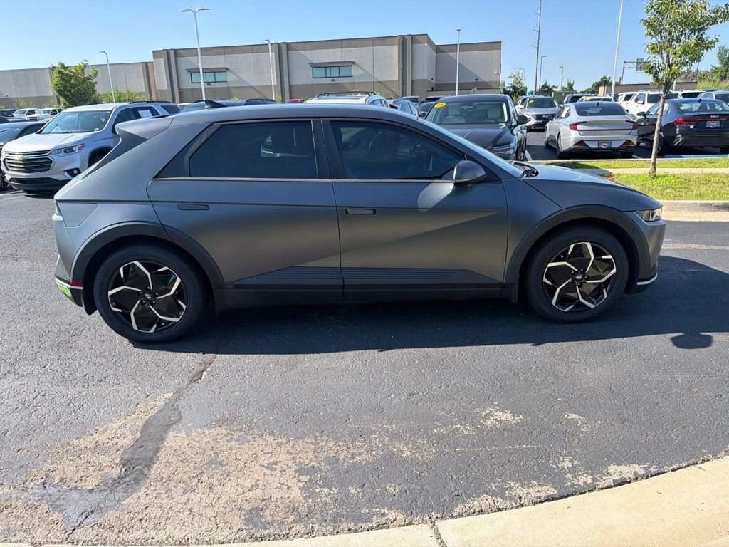 Used 2023 Gray Hyundai SEL image 8