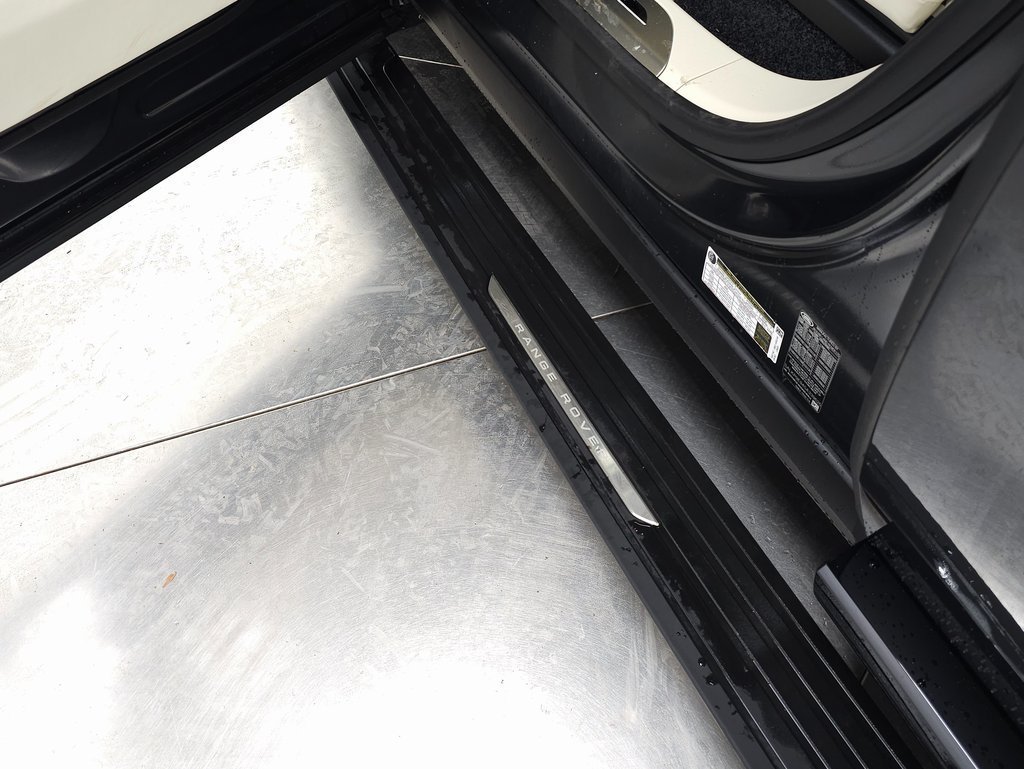 2025 Land Rover Range Rover SE - Photo 13