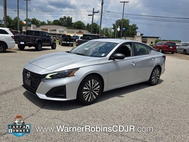 Used 2024 Silver Nissan 2.5 SV image 3