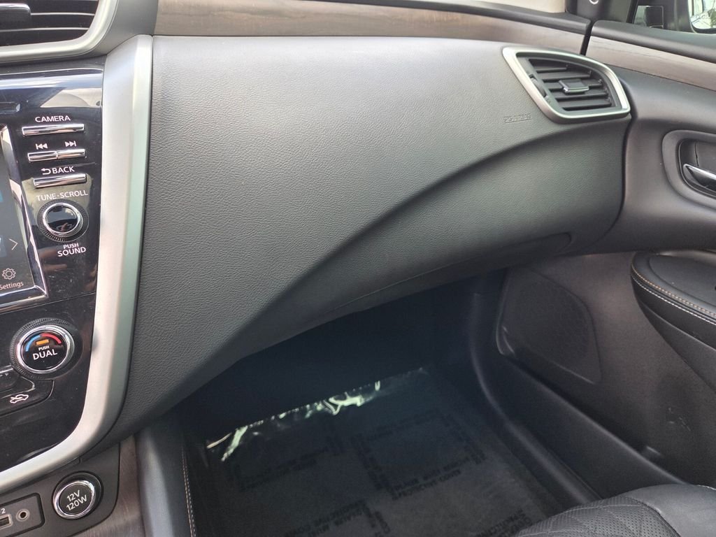 Used 2022 Black Nissan Platinum image 28
