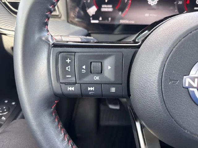 Used 2025 White Nissan SR image 30
