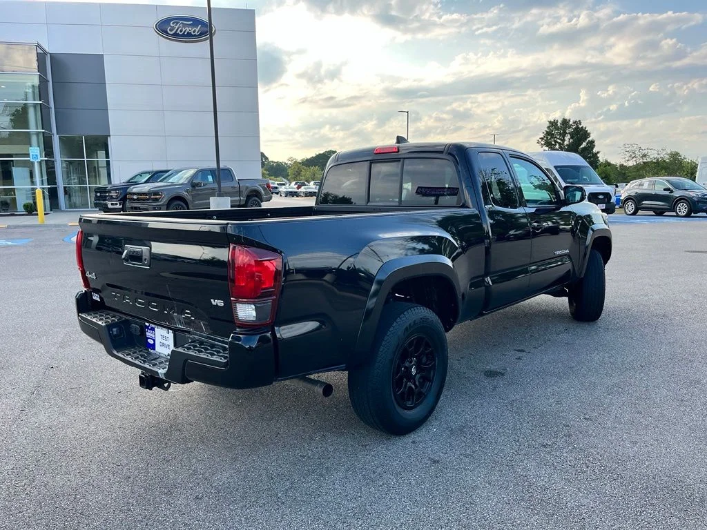 Used 2022 Black Toyota SR5 image 5